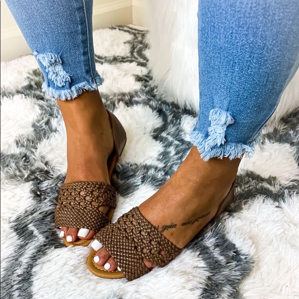 Emmy flats